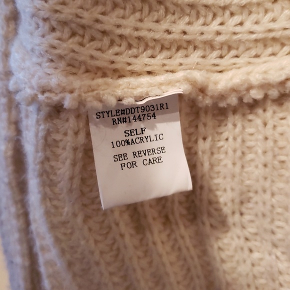 🎯SOLD🎯Oversized lace up high low cream sweater - Picture 7 of 7